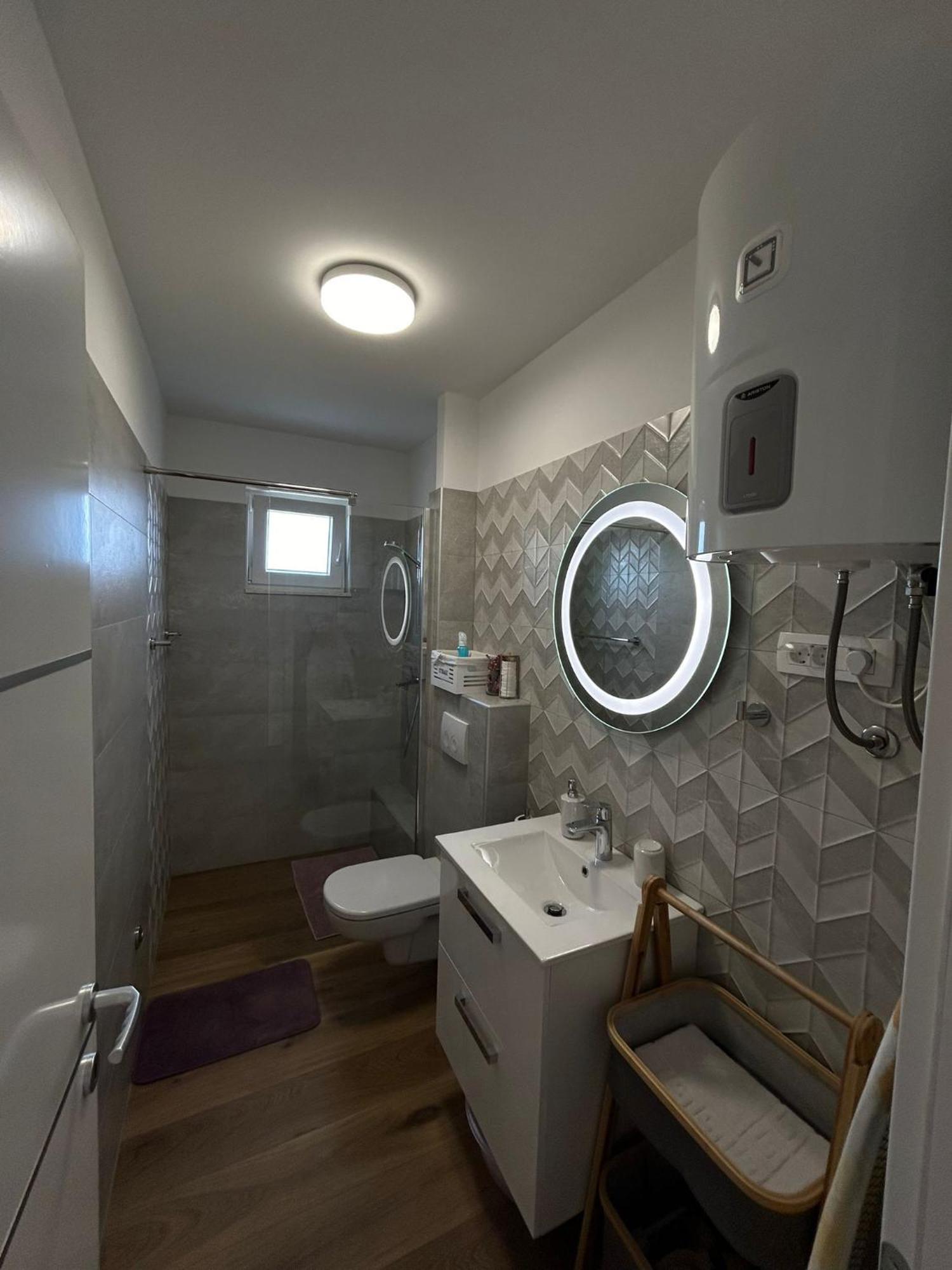 Apartments Vini Donji Seget Exterior foto